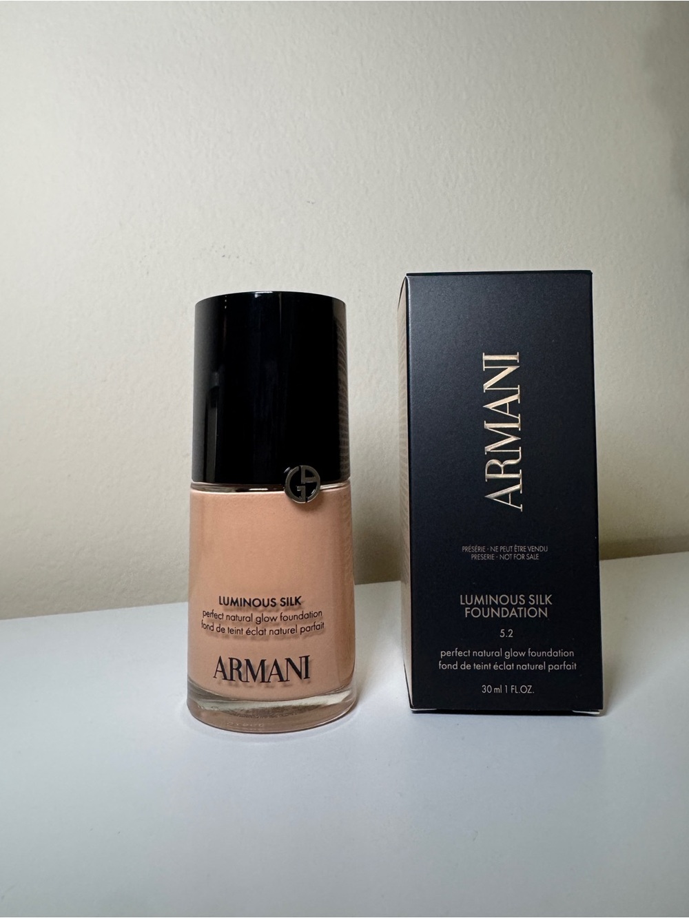 Armani Beauty Luminous Silk Natural Glow Blurring Liquid Foundation Shade 5.2